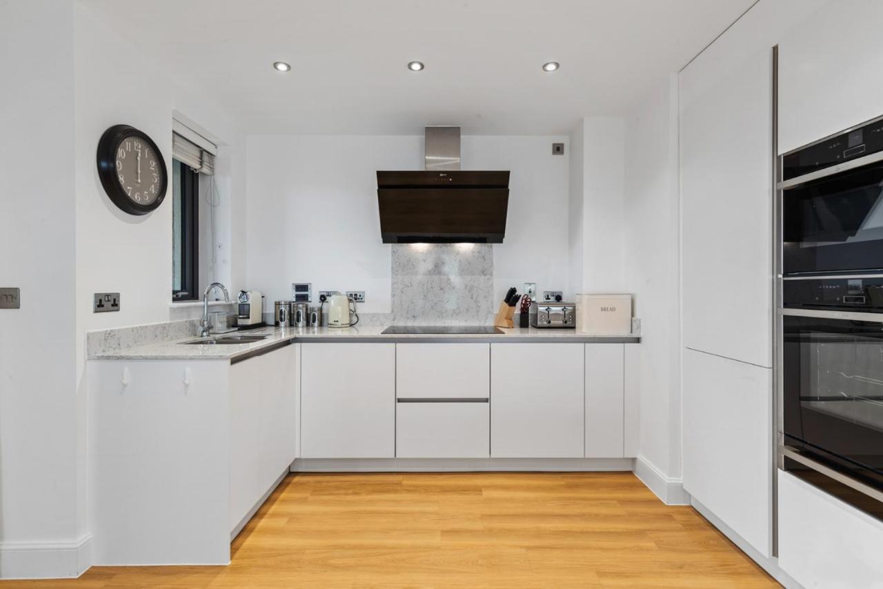 Apartment 8 Waterstone House - Luxury Apartment, Sea Views, Pet Friendly Tenby Exterior foto